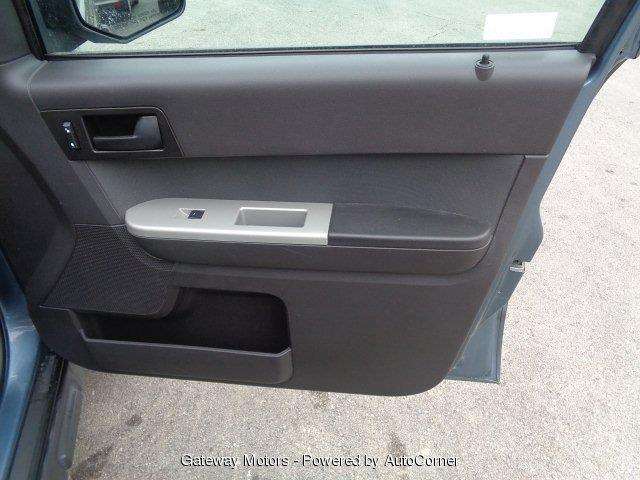 Ford Escape 2011 photo 13